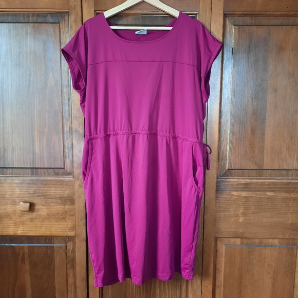 Columbia Burgundy Sleeveless Pullover Moisture Wicking Activewear Dress Size XL - Picture 1 of 13